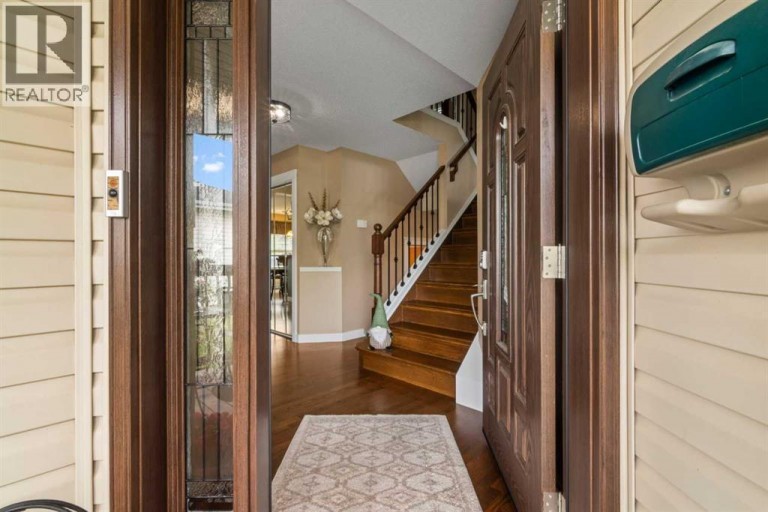 217 Douglas Glen Close SE, Calgary, Alberta, T2Z2V7