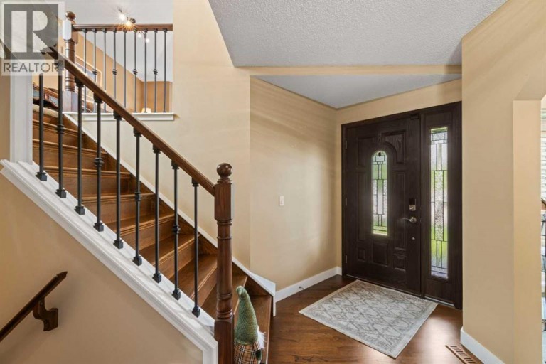 217 Douglas Glen Close SE, Calgary, Alberta, T2Z2V7