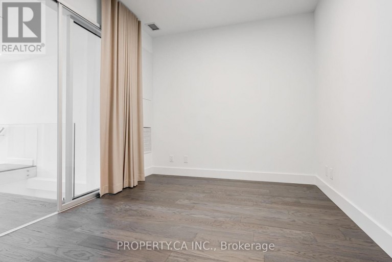106 - 6 GREENBRIAR ROAD, Toronto (Bayview Village), Ontario, M2K0H6