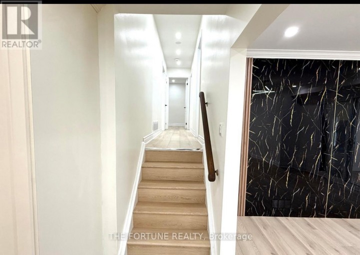 7461 NETHERWOOD ROAD, Mississauga (Malton), Ontario, L4T2N7
