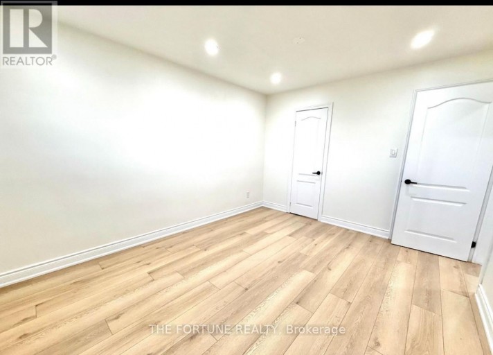 7461 NETHERWOOD ROAD, Mississauga (Malton), Ontario, L4T2N7