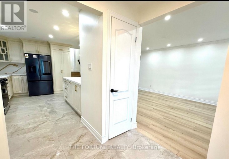 7461 NETHERWOOD ROAD, Mississauga (Malton), Ontario, L4T2N7