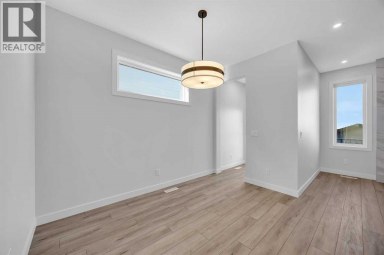 26 Versant Path SW Calgary Alberta photo 16