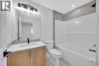 26 Versant Path SW Calgary Alberta photo 29