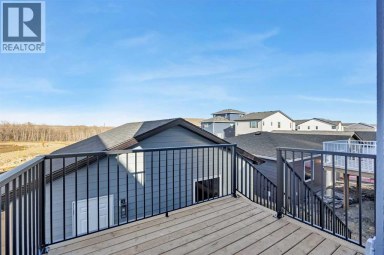 26 Versant Path SW Calgary Alberta photo 33