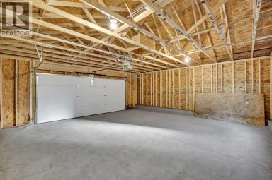 26 Versant Path SW Calgary Alberta photo 35