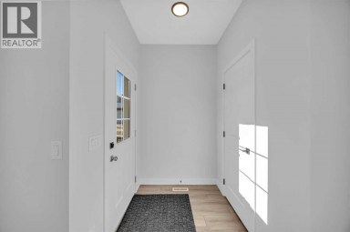 26 Versant Path SW Calgary Alberta photo 4