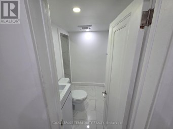 214 CLONMORE DRIVE Toronto (Birchcliffe-Cliffside) Ontario photo 2