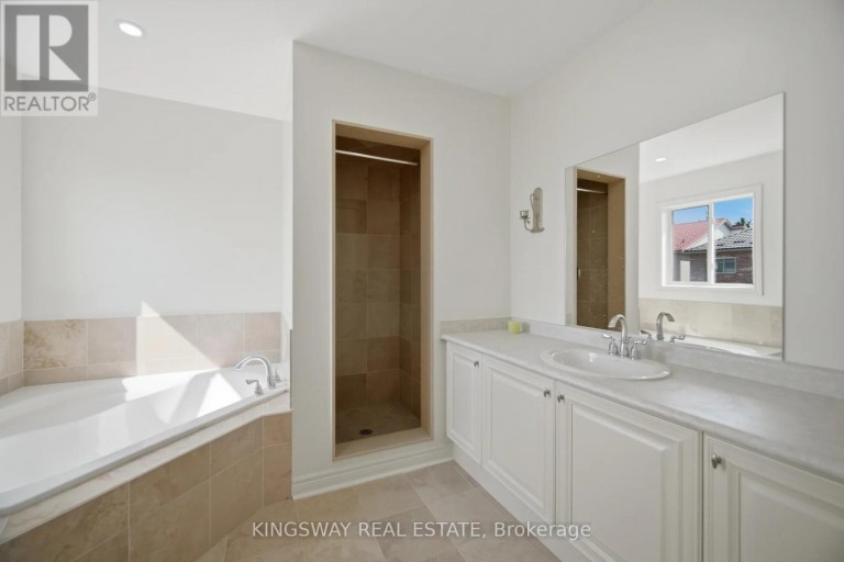 754 WHITE CLOVER WAY, Mississauga (East Credit), Ontario, L5V3B8
