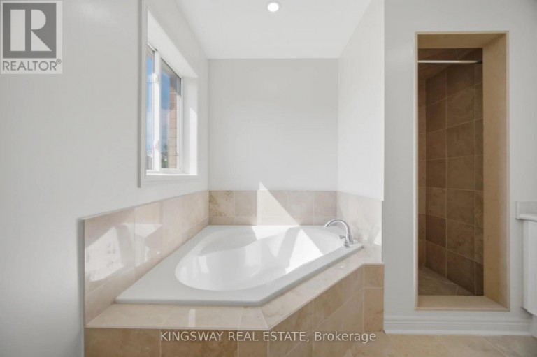 754 WHITE CLOVER WAY, Mississauga (East Credit), Ontario, L5V3B8