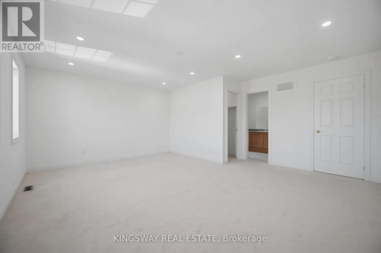 754 WHITE CLOVER WAY, Mississauga (East Credit), Ontario, L5V3B8