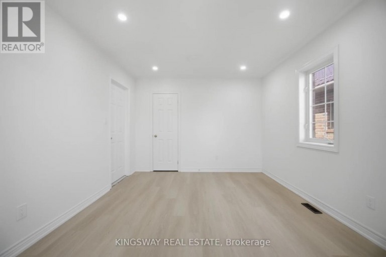 754 WHITE CLOVER WAY, Mississauga (East Credit), Ontario, L5V3B8