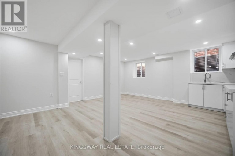 754 WHITE CLOVER WAY, Mississauga (East Credit), Ontario, L5V3B8