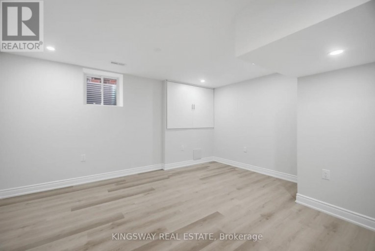 754 WHITE CLOVER WAY, Mississauga (East Credit), Ontario, L5V3B8