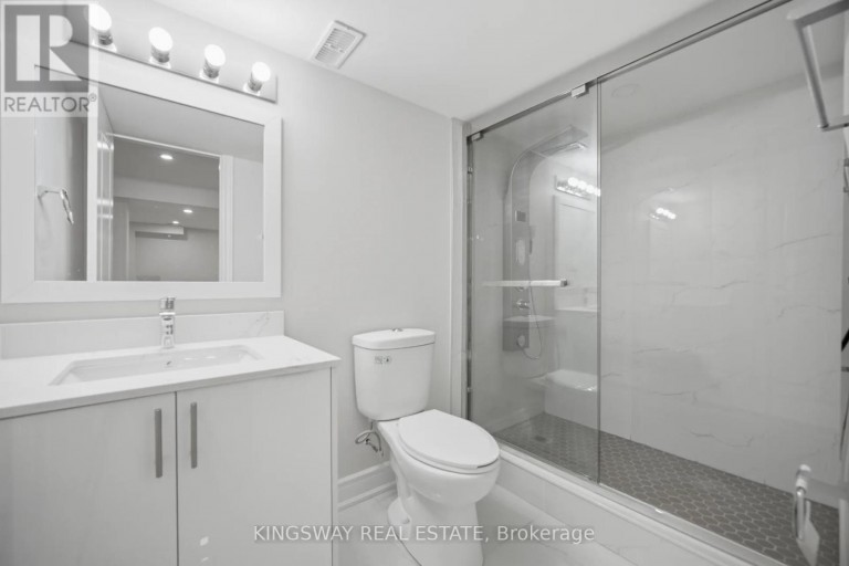 754 WHITE CLOVER WAY, Mississauga (East Credit), Ontario, L5V3B8