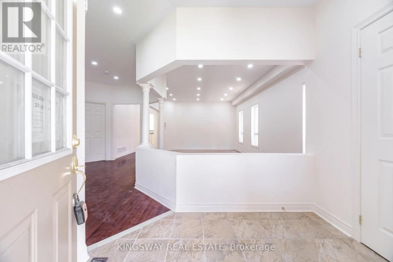 754 WHITE CLOVER WAY, Mississauga (East Credit), Ontario, L5V3B8