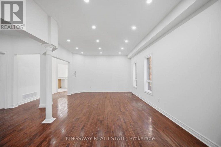 754 WHITE CLOVER WAY, Mississauga (East Credit), Ontario, L5V3B8