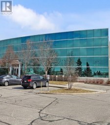 330 APPLEWOOD CRESCENT Vaughan (Concord) Ontario photo 2