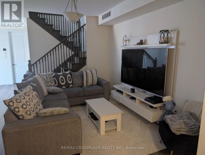 207 - 1148 DRAGONFLY AVENUE, Pickering, Ontario, L1X0H5