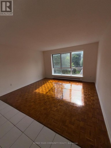 203 - 72 LAKE AVENUE, Richmond Hill (Oak Ridges Lake Wilcox), Ontario, L4E2V4