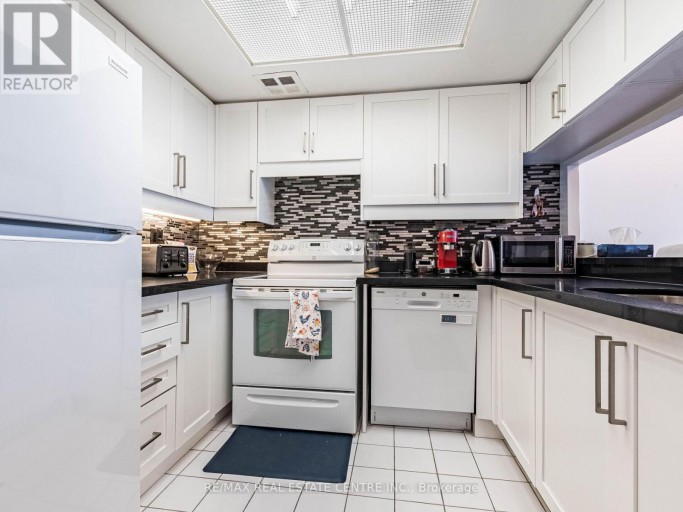 1616 - 250 WEBB DRIVE, Mississauga (City Centre), Ontario, L5B3Z4