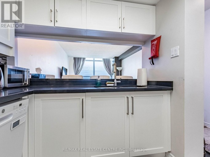 1616 - 250 WEBB DRIVE, Mississauga (City Centre), Ontario, L5B3Z4