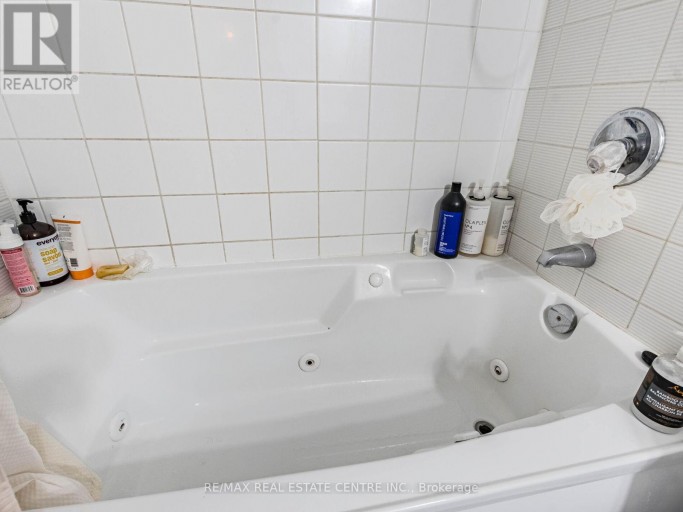 1616 - 250 WEBB DRIVE, Mississauga (City Centre), Ontario, L5B3Z4