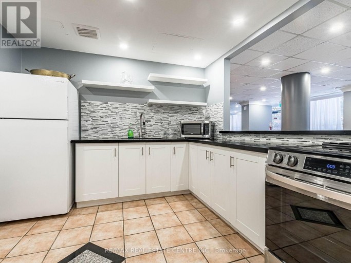 1616 - 250 WEBB DRIVE, Mississauga (City Centre), Ontario, L5B3Z4