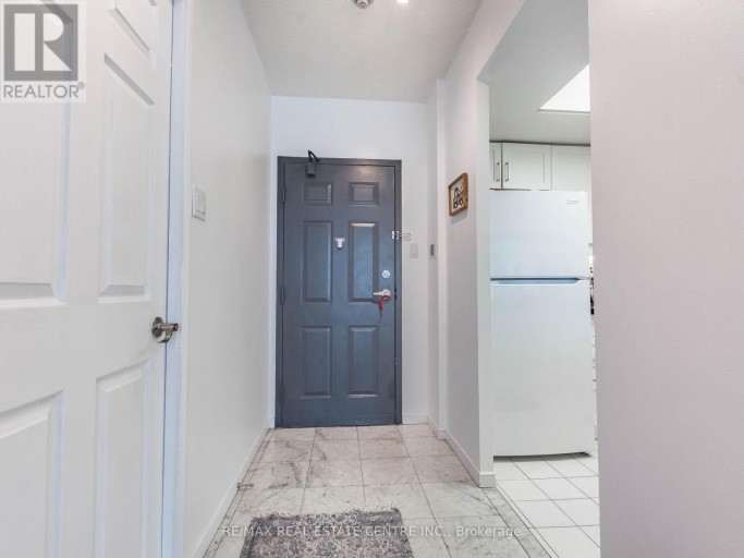 1616 - 250 WEBB DRIVE, Mississauga (City Centre), Ontario, L5B3Z4