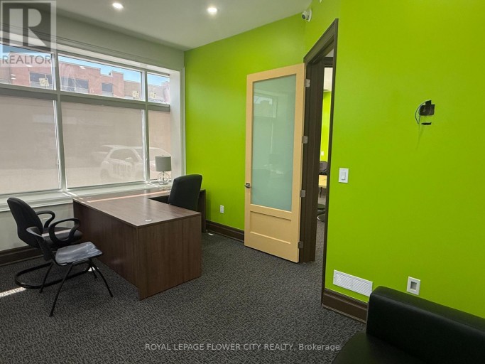 7 - 7 SUN PAC BOULEVARD, Brampton (Gore Industrial North), Ontario, L6S0E8