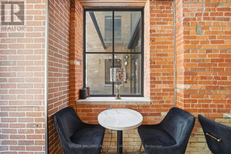 #110 - 35 MCCAUL STREET, Toronto (Kensington-Chinatown), Ontario, M5T1V7