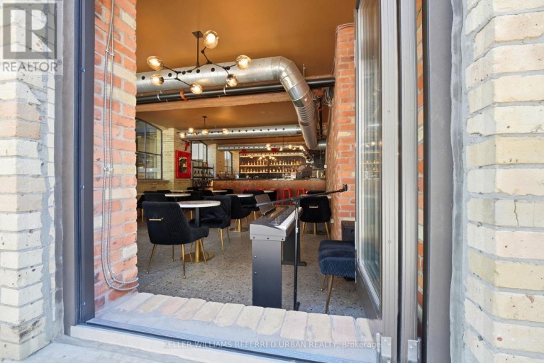 #110 - 35 MCCAUL STREET, Toronto (Kensington-Chinatown), Ontario, M5T1V7