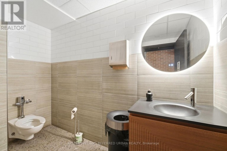 #110 - 35 MCCAUL STREET, Toronto (Kensington-Chinatown), Ontario, M5T1V7