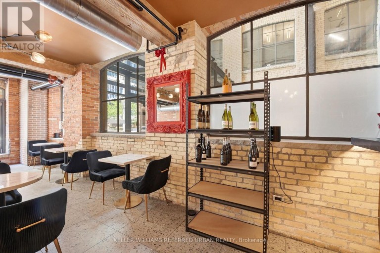 #110 - 35 MCCAUL STREET, Toronto (Kensington-Chinatown), Ontario, M5T1V7