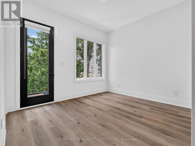UNIT 2 - 28 NORCROSS ROAD, Toronto (Clanton Park), Ontario, M3H2R4