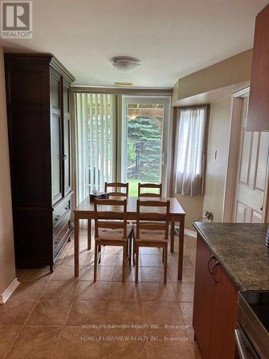 LOWER - 798 HILTON BOULEVARD, Newmarket (Stonehaven-Wyndham), Ontario, L3X2H6