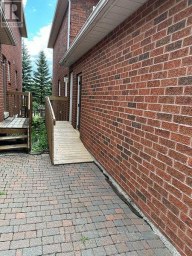 LOWER - 798 HILTON BOULEVARD Newmarket (Stonehaven-Wyndham) Ontario photo 3