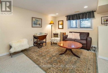 LOWER - 798 HILTON BOULEVARD Newmarket (Stonehaven-Wyndham) Ontario photo 4