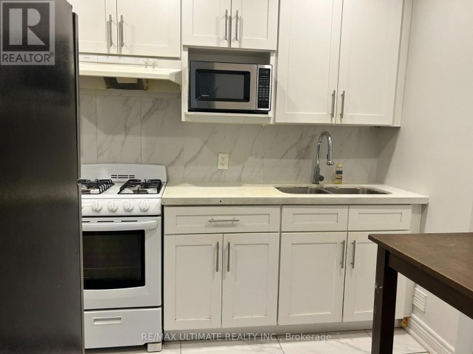 2 - 5 RONCESVALLES AVENUE, Toronto (Roncesvalles), Ontario, M6R2K2