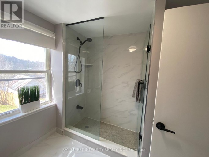 62 OTTAWA STREET, South Algonquin, Ontario, K0J2M0