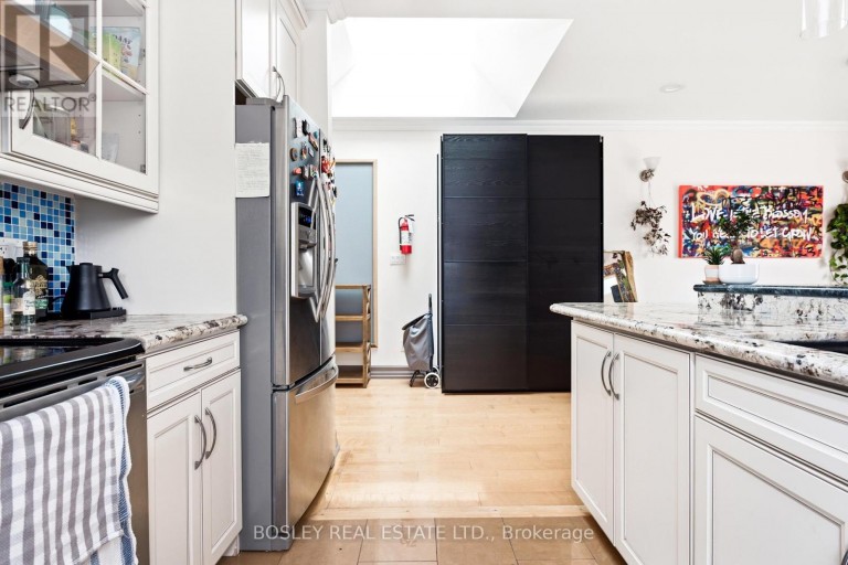 3 - 115 RONCESVALLES AVENUE, Toronto (Roncesvalles), Ontario, M6R2K9