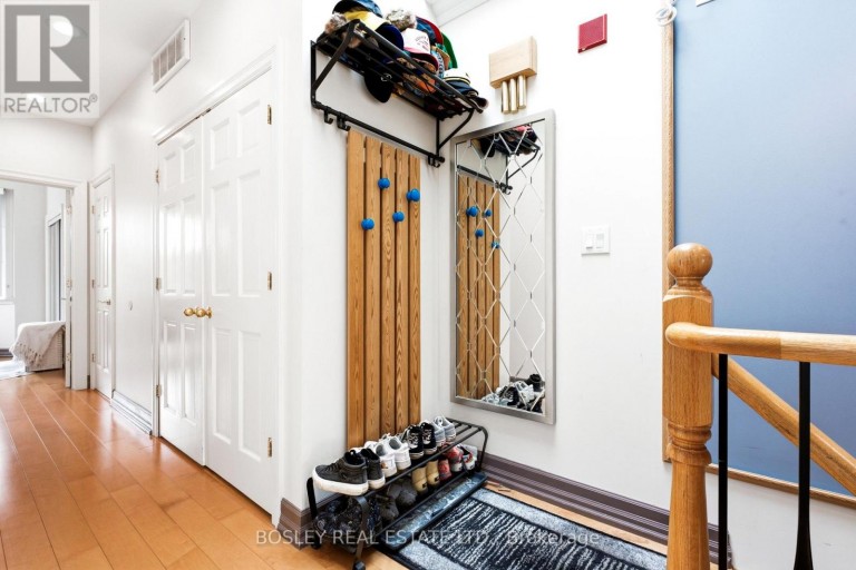 3 - 115 RONCESVALLES AVENUE, Toronto (Roncesvalles), Ontario, M6R2K9