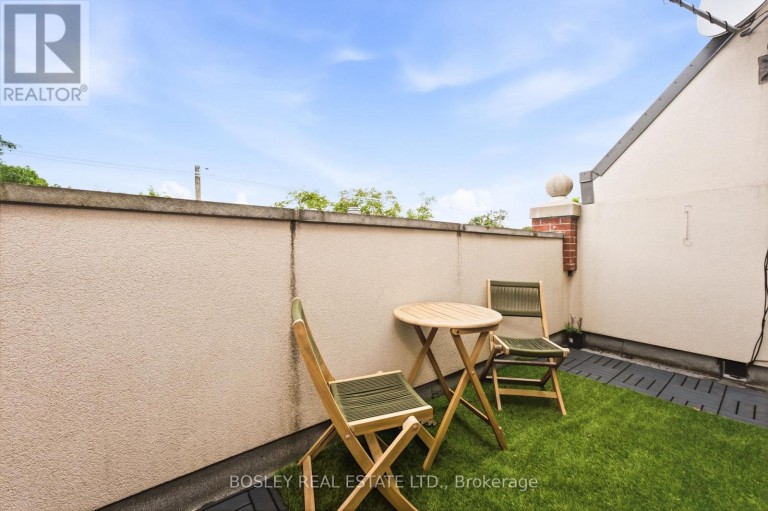 3 - 115 RONCESVALLES AVENUE, Toronto (Roncesvalles), Ontario, M6R2K9
