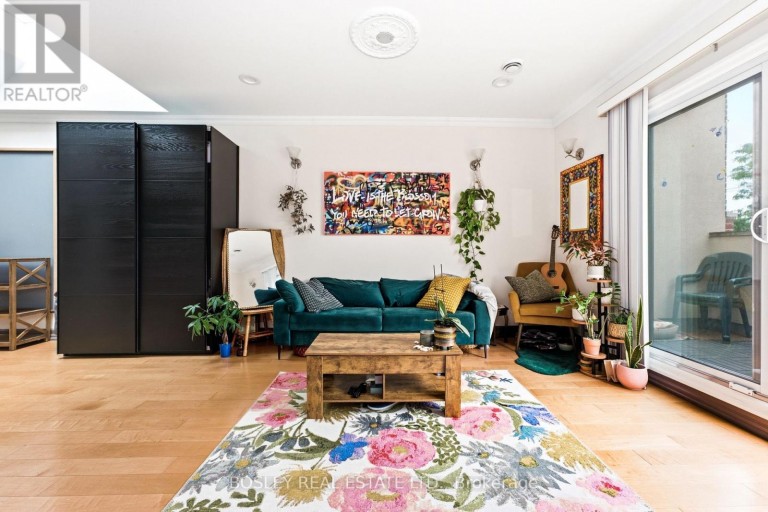 3 - 115 RONCESVALLES AVENUE, Toronto (Roncesvalles), Ontario, M6R2K9
