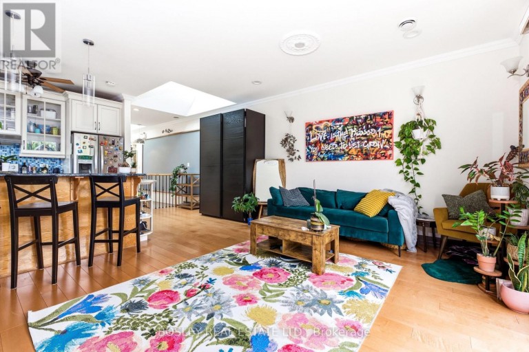 3 - 115 RONCESVALLES AVENUE, Toronto (Roncesvalles), Ontario, M6R2K9