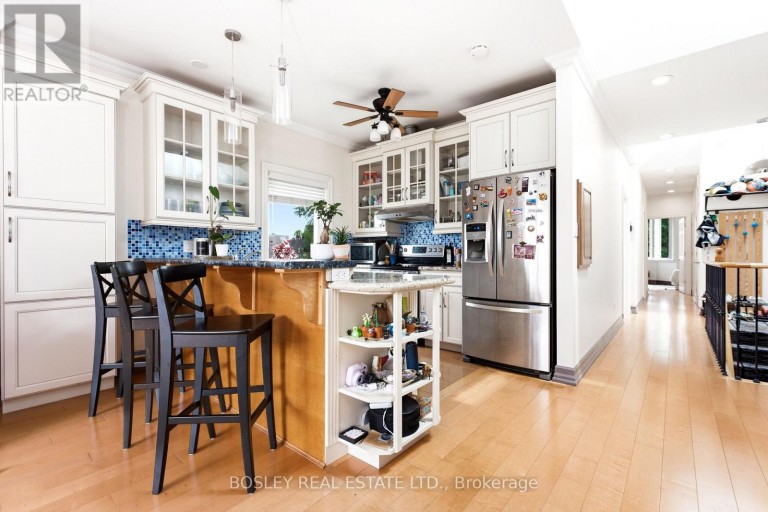 3 - 115 RONCESVALLES AVENUE, Toronto (Roncesvalles), Ontario, M6R2K9