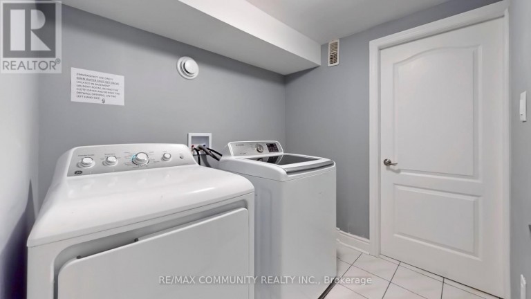 BASEMENT - 32 FAYWOOD DRIVE, Brampton (Fletcher's West), Ontario, L6Y4K3