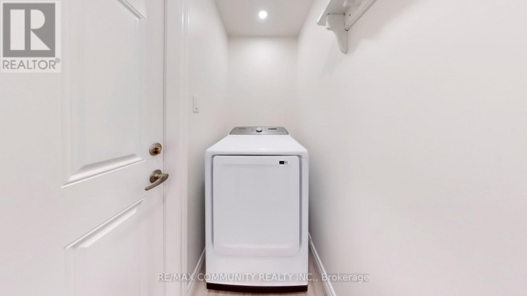 BASEMENT - 32 FAYWOOD DRIVE, Brampton (Fletcher's West), Ontario, L6Y4K3