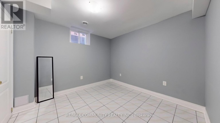 BASEMENT - 32 FAYWOOD DRIVE, Brampton (Fletcher's West), Ontario, L6Y4K3