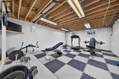 2 GOW STREET Centre Wellington (Fergus) Ontario photo 34